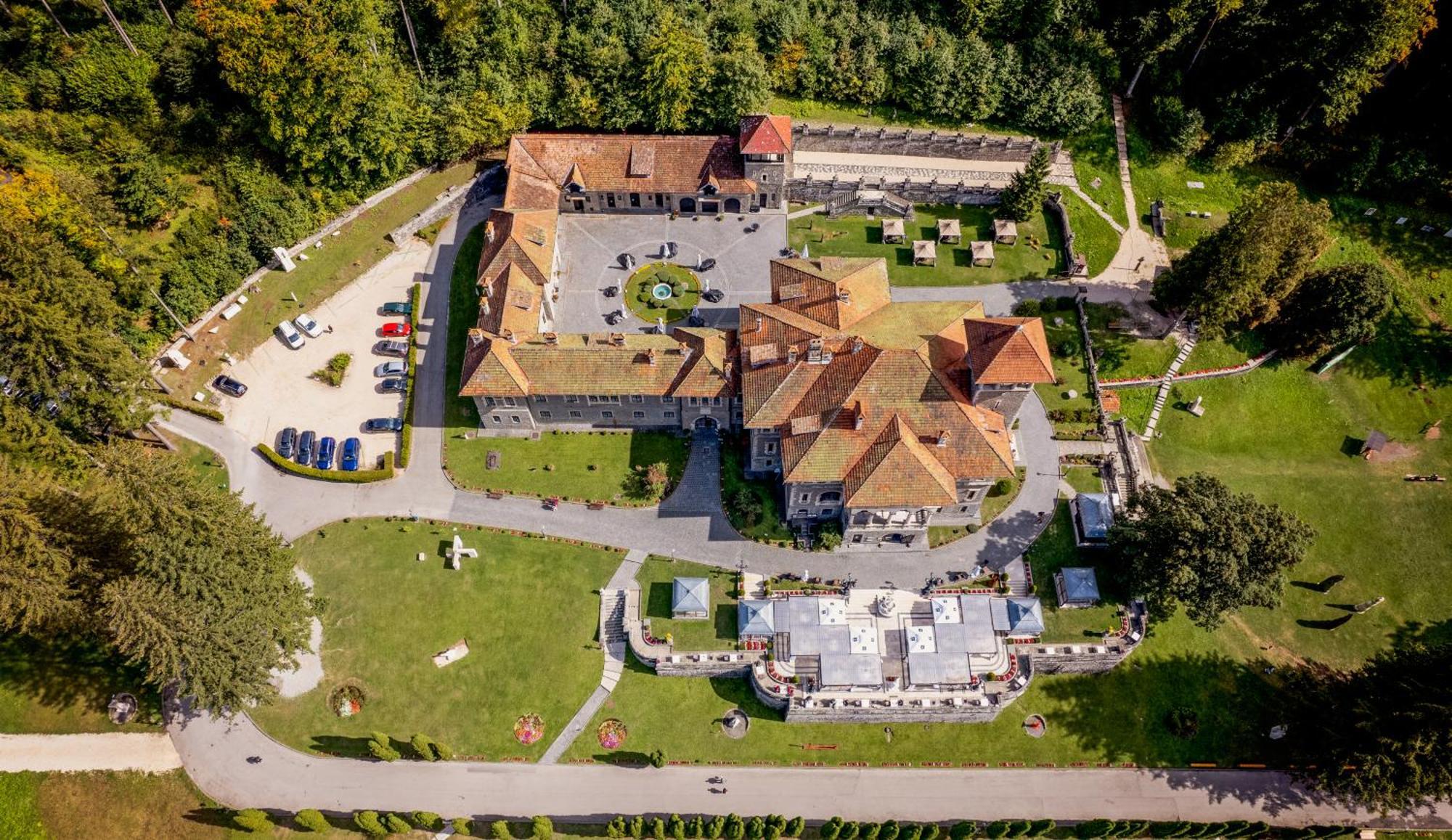Castelul Cantacuzino Busteni Exterior photo