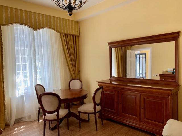 Castelul Cantacuzino Busteni Exterior photo